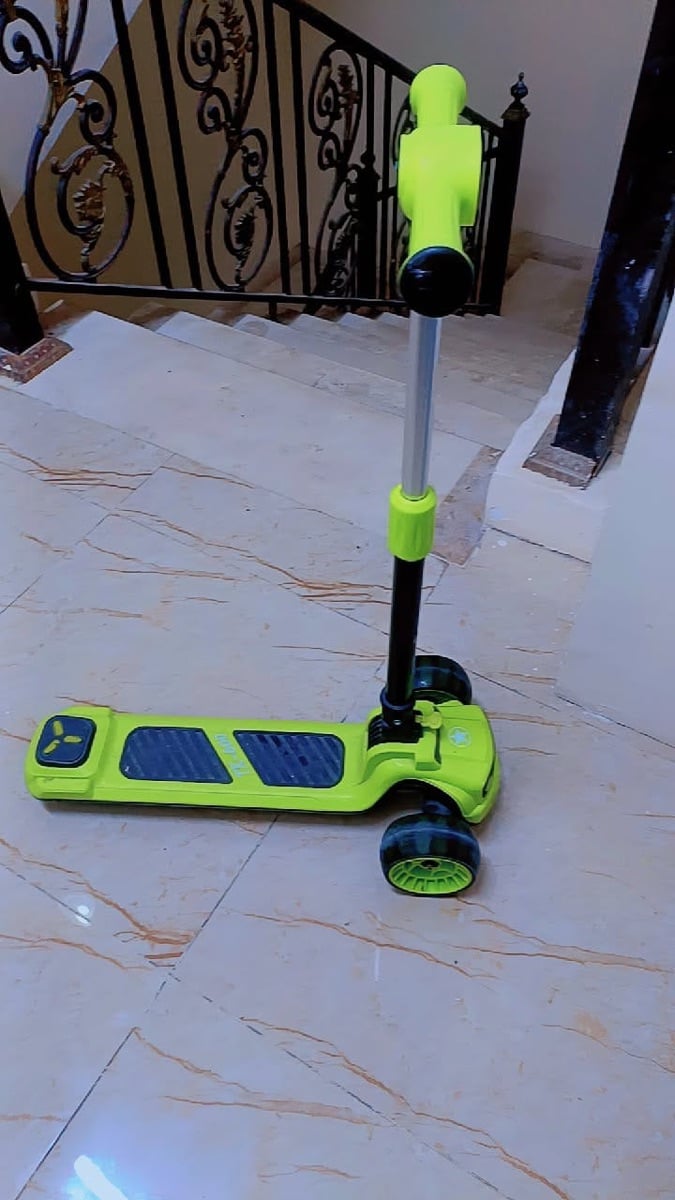 Leaving Qatar sale, kids scooter - Image 2