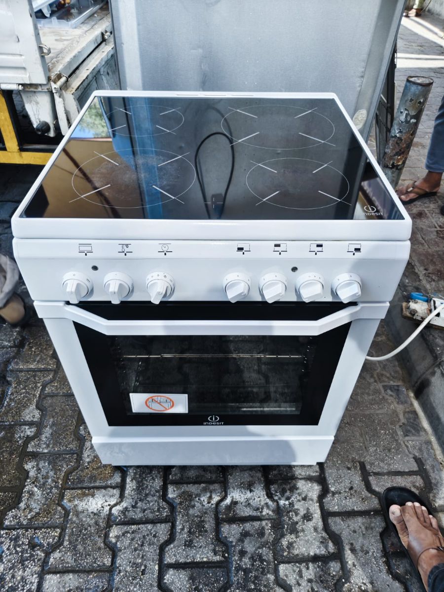 Electric Italy electric saramik 4 burner cocker for sale - Image 2