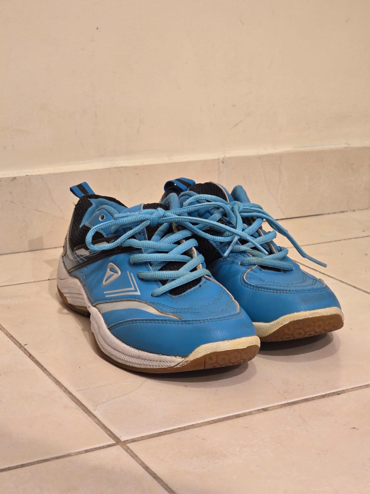 ? Teloon Badminton Shoes – Non-Marking! ? - Image 1