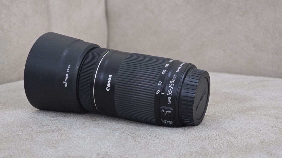 Canon 70 D camera with Lenses - Image 13
