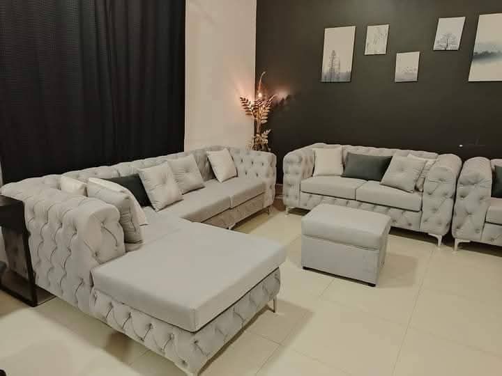 Curtain and sofa carpet - Image 1