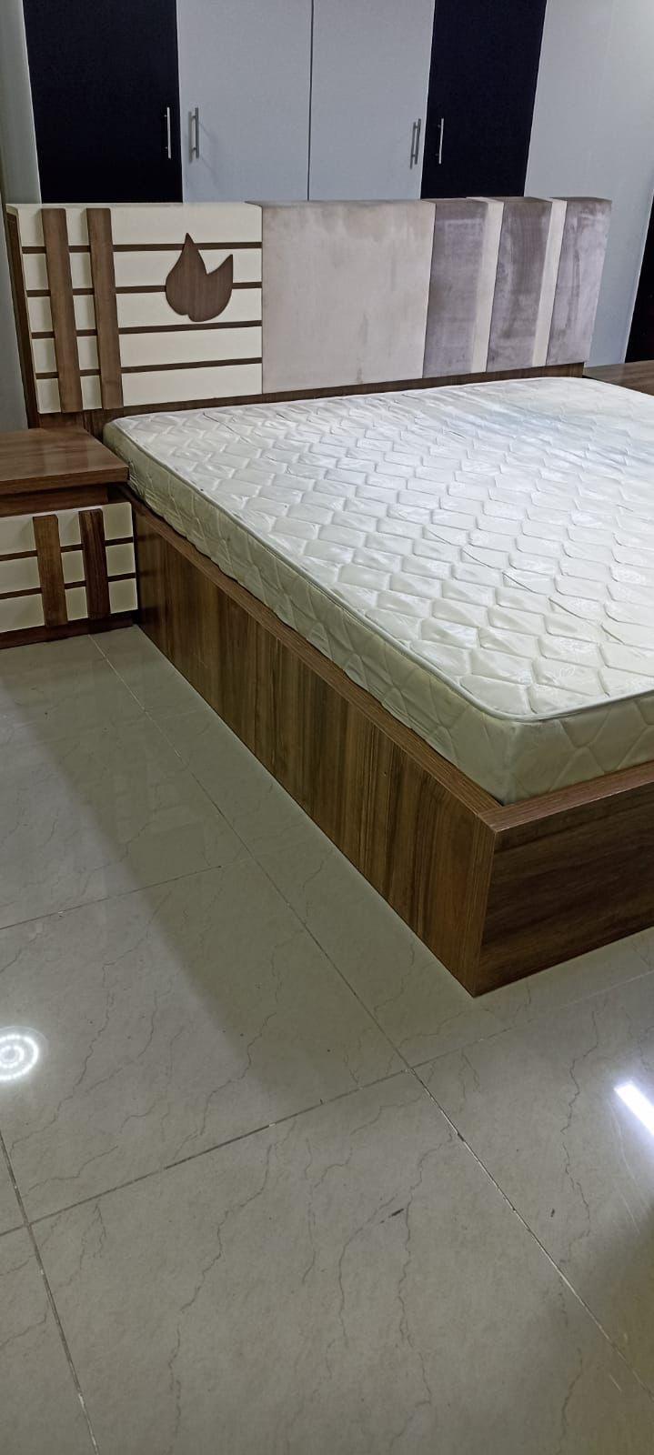 bed with two side tables - Image 3