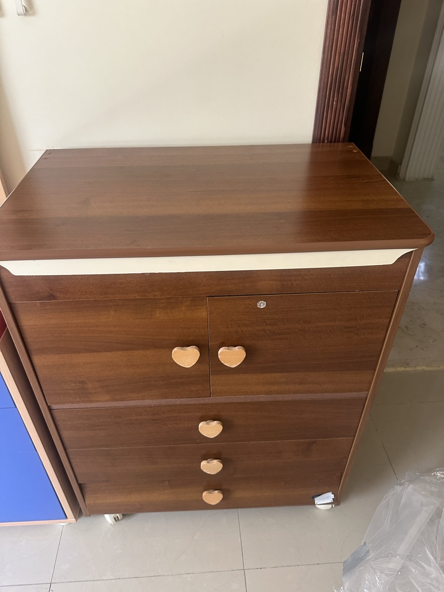 Beds and safes - Image 7