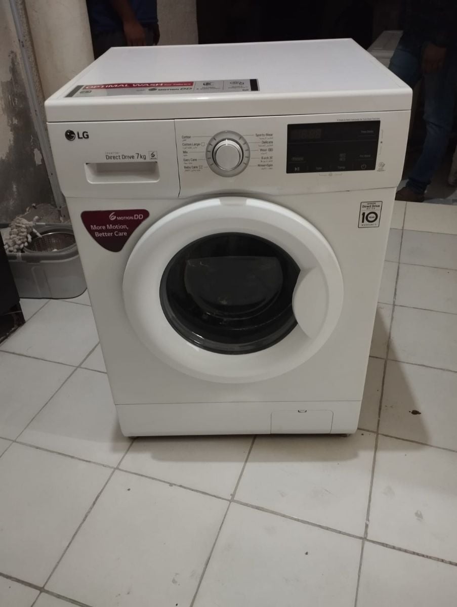 Washing machine for sale lg 7 kg good condition call me 74730553 - Image 1