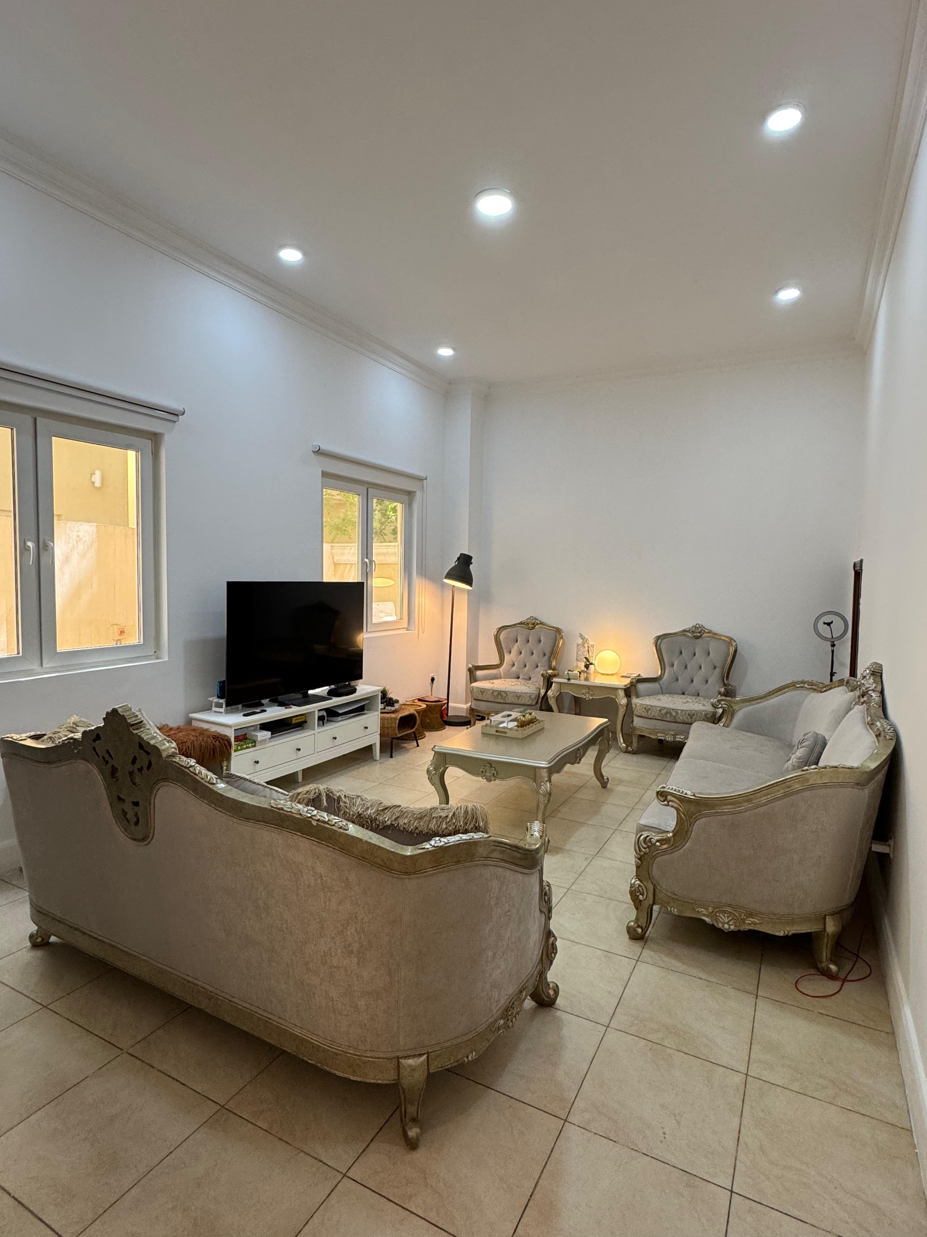 Sofa set 9 seater (4+3+1+1) with free tables - Image 1