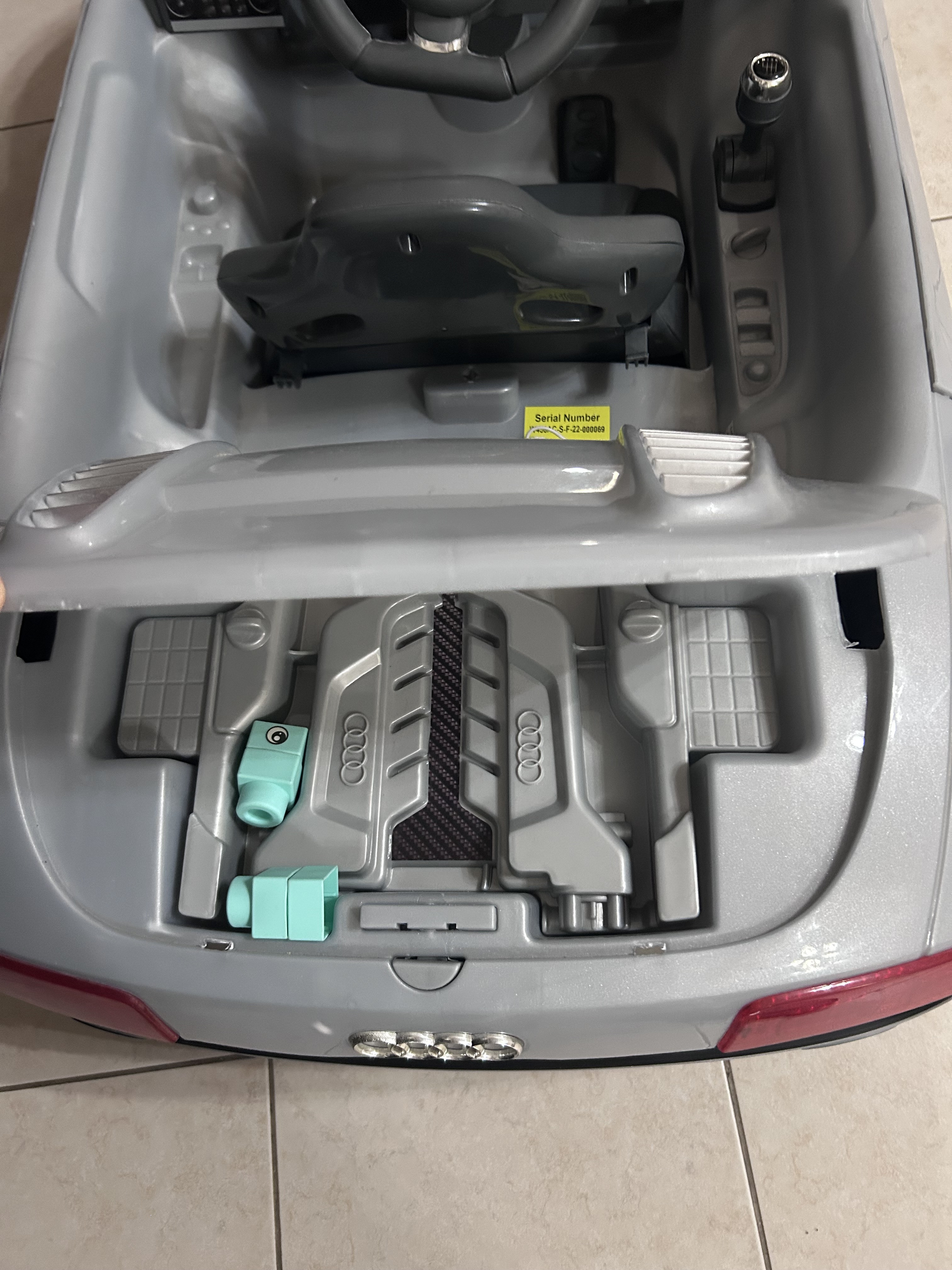 Kids Electric Ride-On Car - Excellent Condition  - Image 5