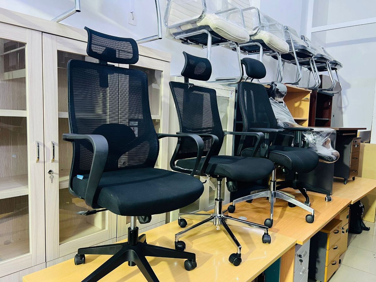 Used office desk and chair buy sell in Qatar Whatsapp link -https://wa.me/97455157083 - Image 7