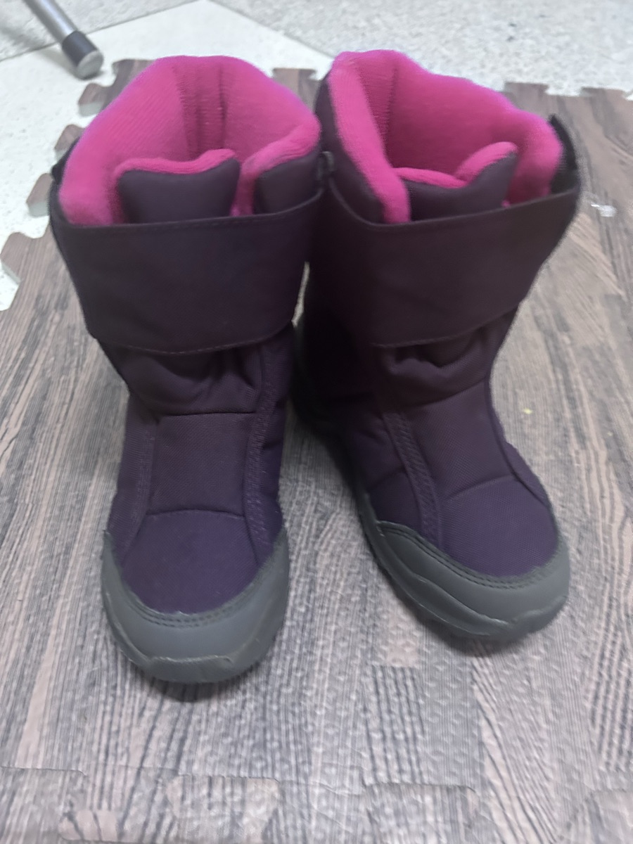 Snow boots for women and kids age ( 1-2.5) - Image 1