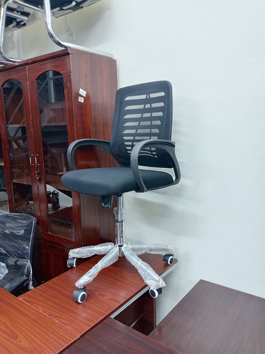 Used office desk study table metting table reception workstation sofa buy sell - Image 9