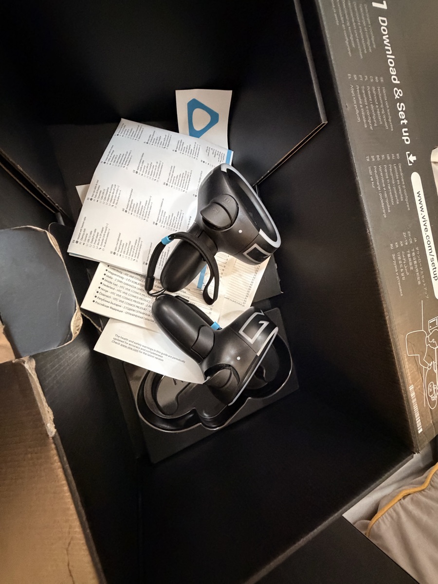 Vive cosmos vr headset - Image 4
