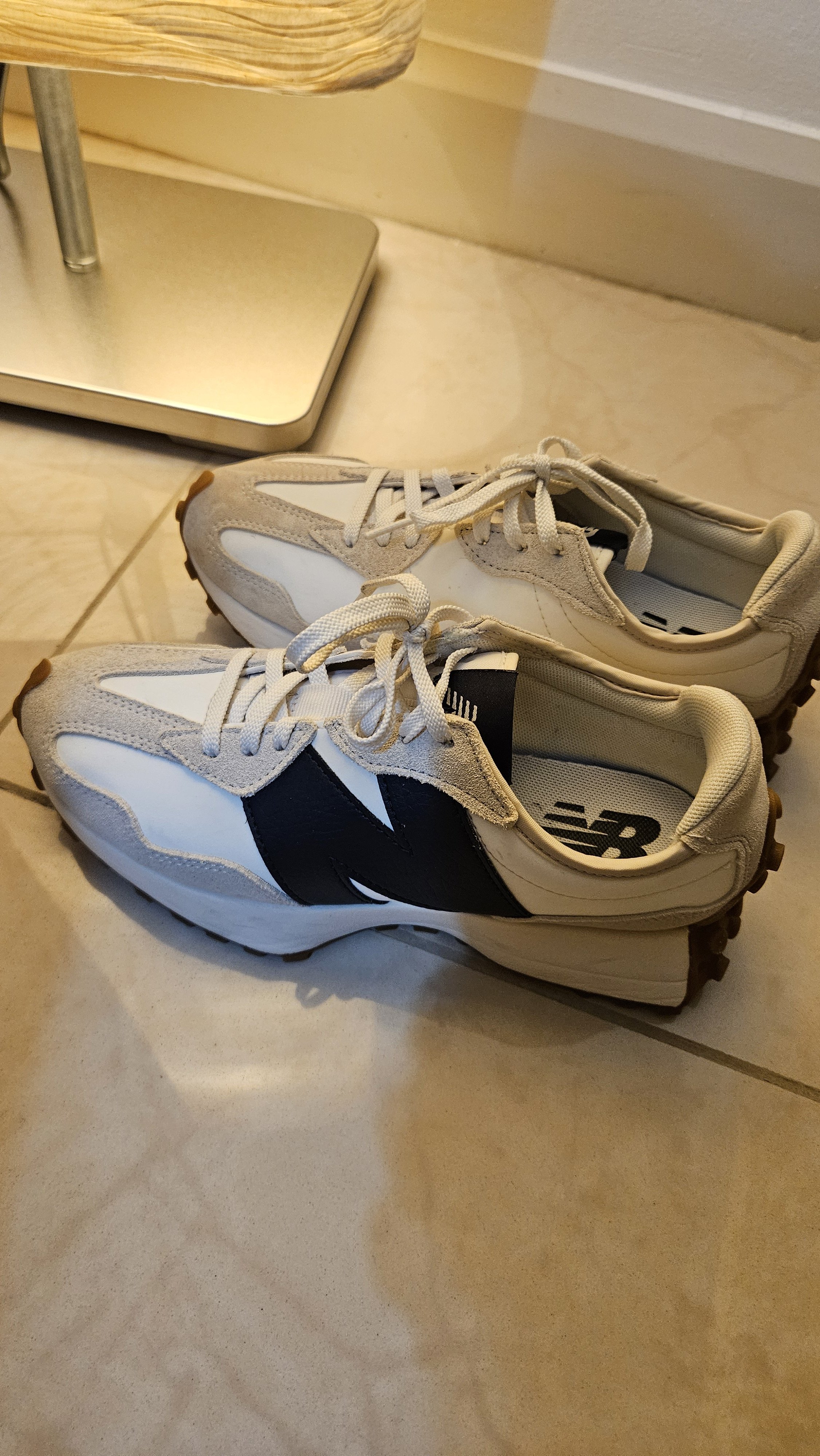 New Balance 327 Sneakers - Image 2