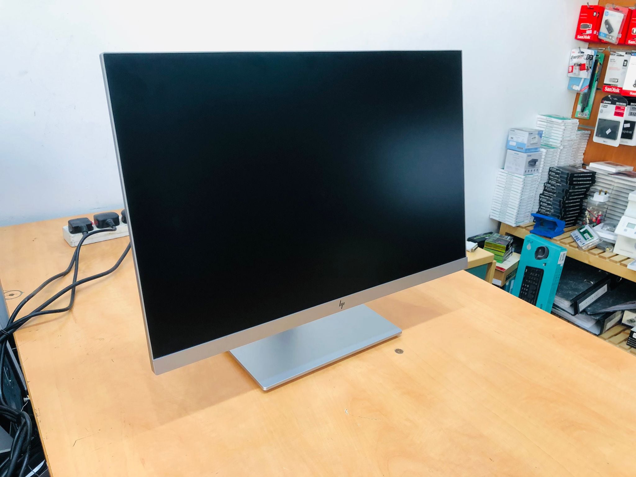 USED & NEW 19"-22"-23"-24"-27"-32" INCH MONITOR - Image 1