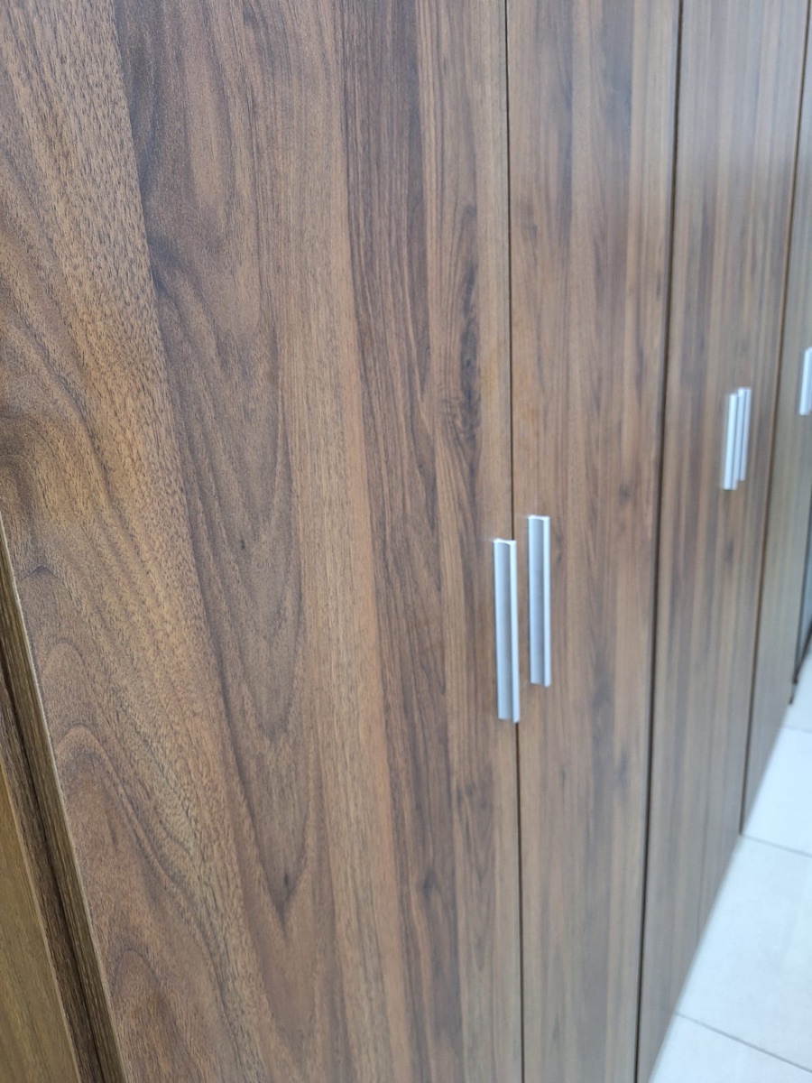 2,4,6 door cupboard - Image 7