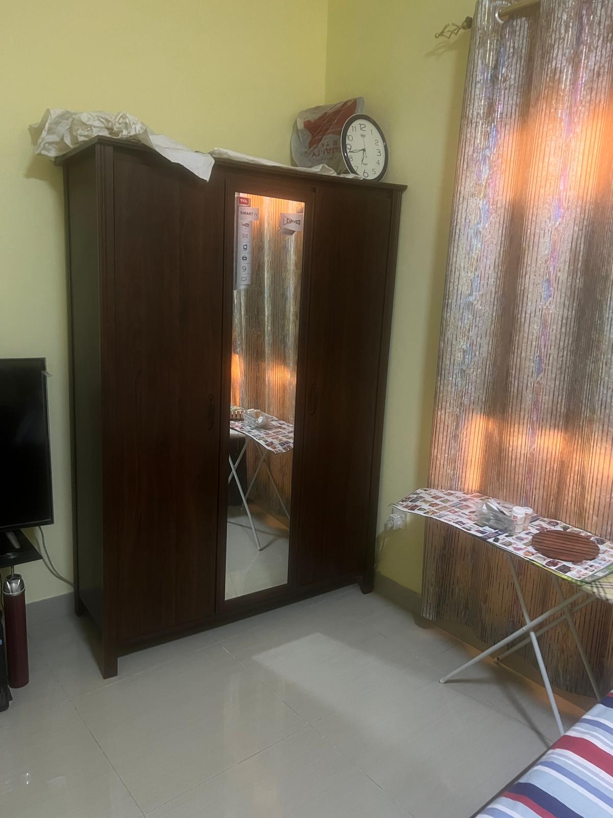 Furnitures and cooking range, gas - Image 8