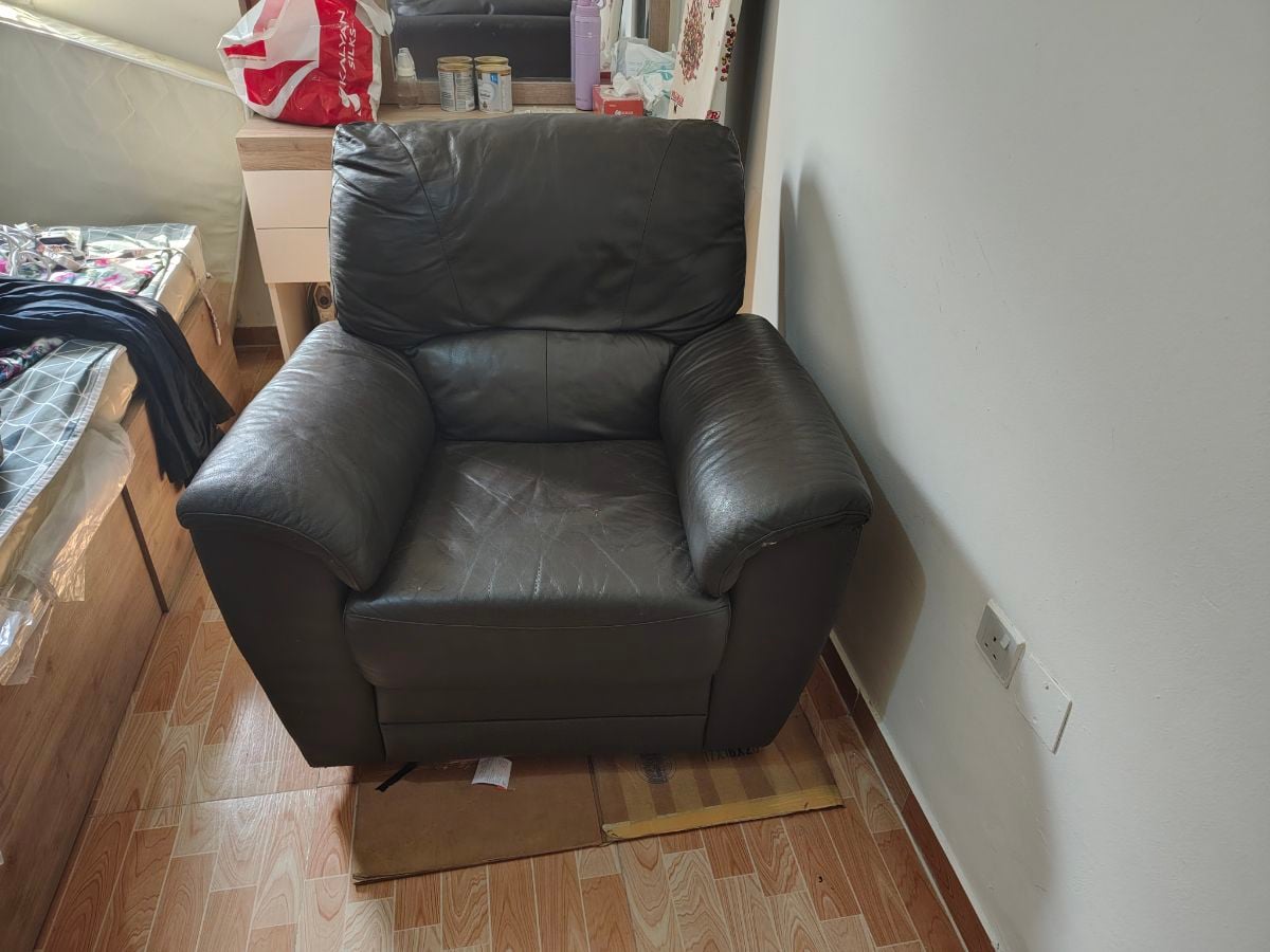 Recliner chair - Image 1