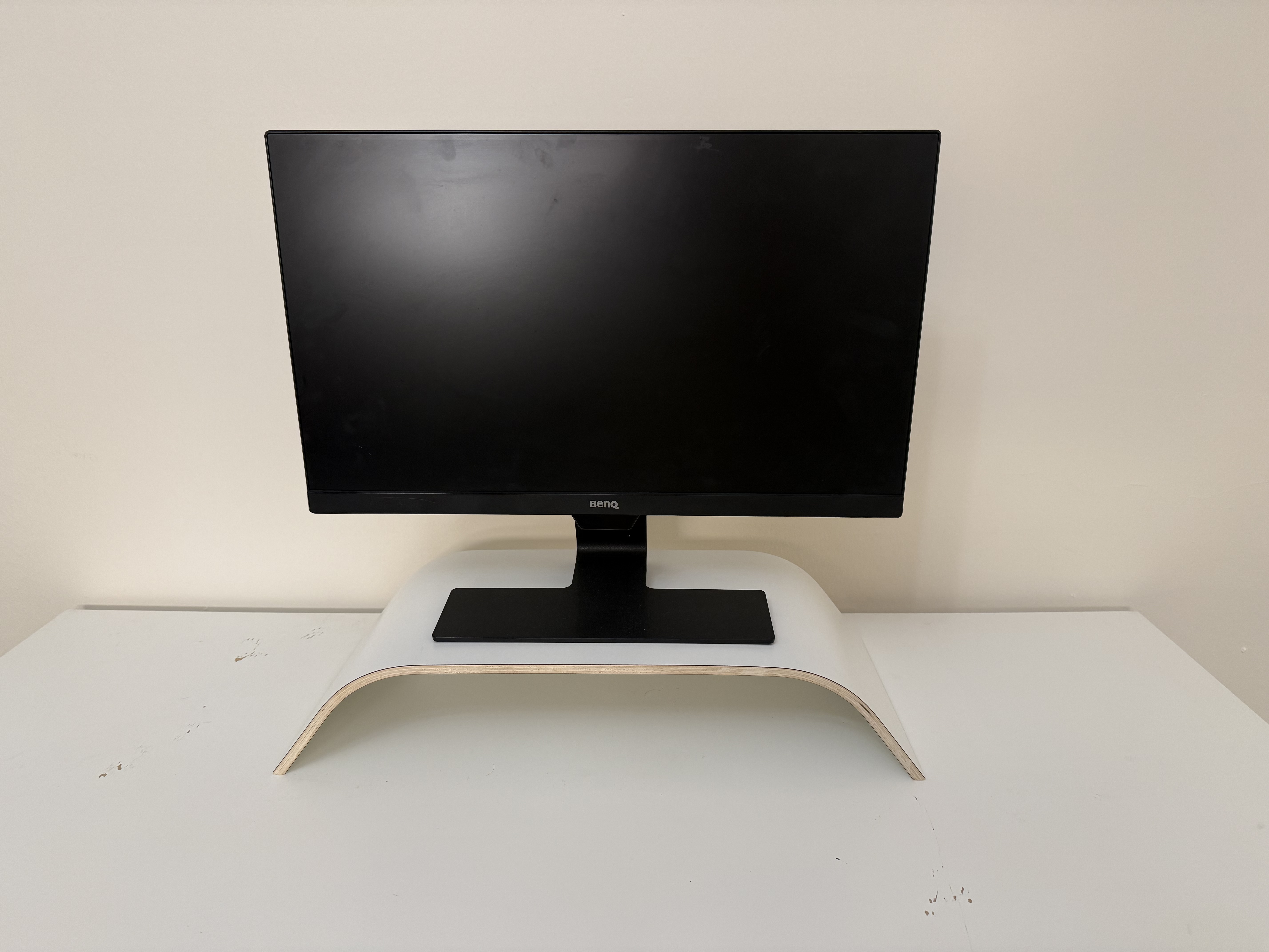 Monitor Stand – White, Curved Minimalist - Image 4