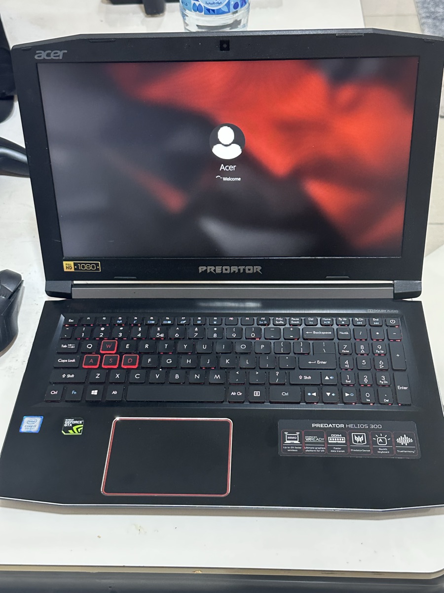Used like New Laptop Acer Predator Helios 300 - Image 4