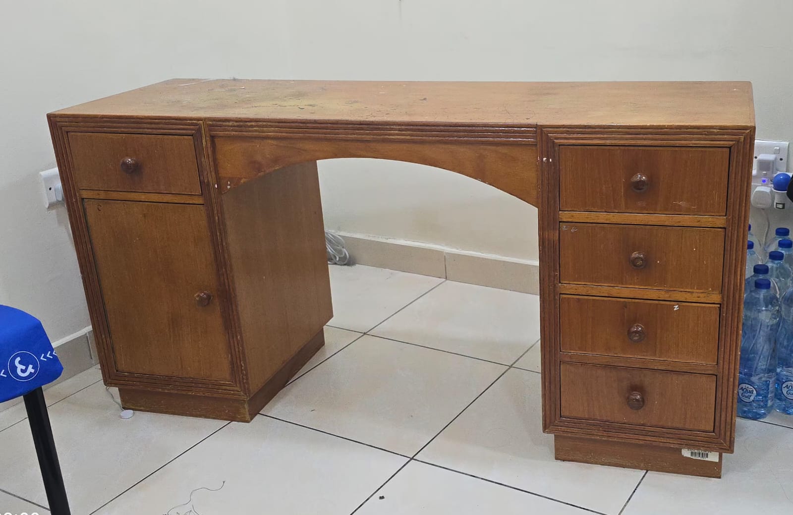 Wooden table with five drawers - Image 3