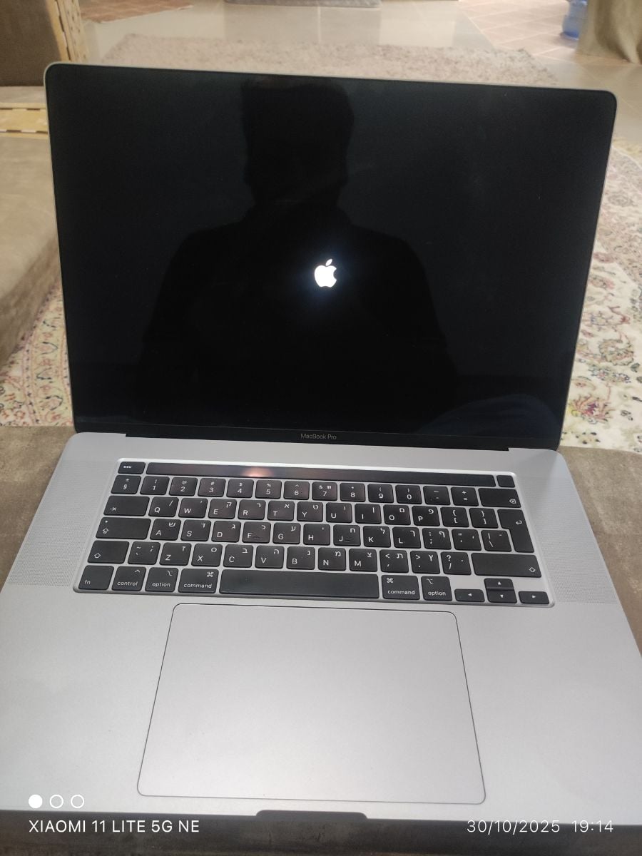 Macbook pro 16 inch i9 processor - Image 1