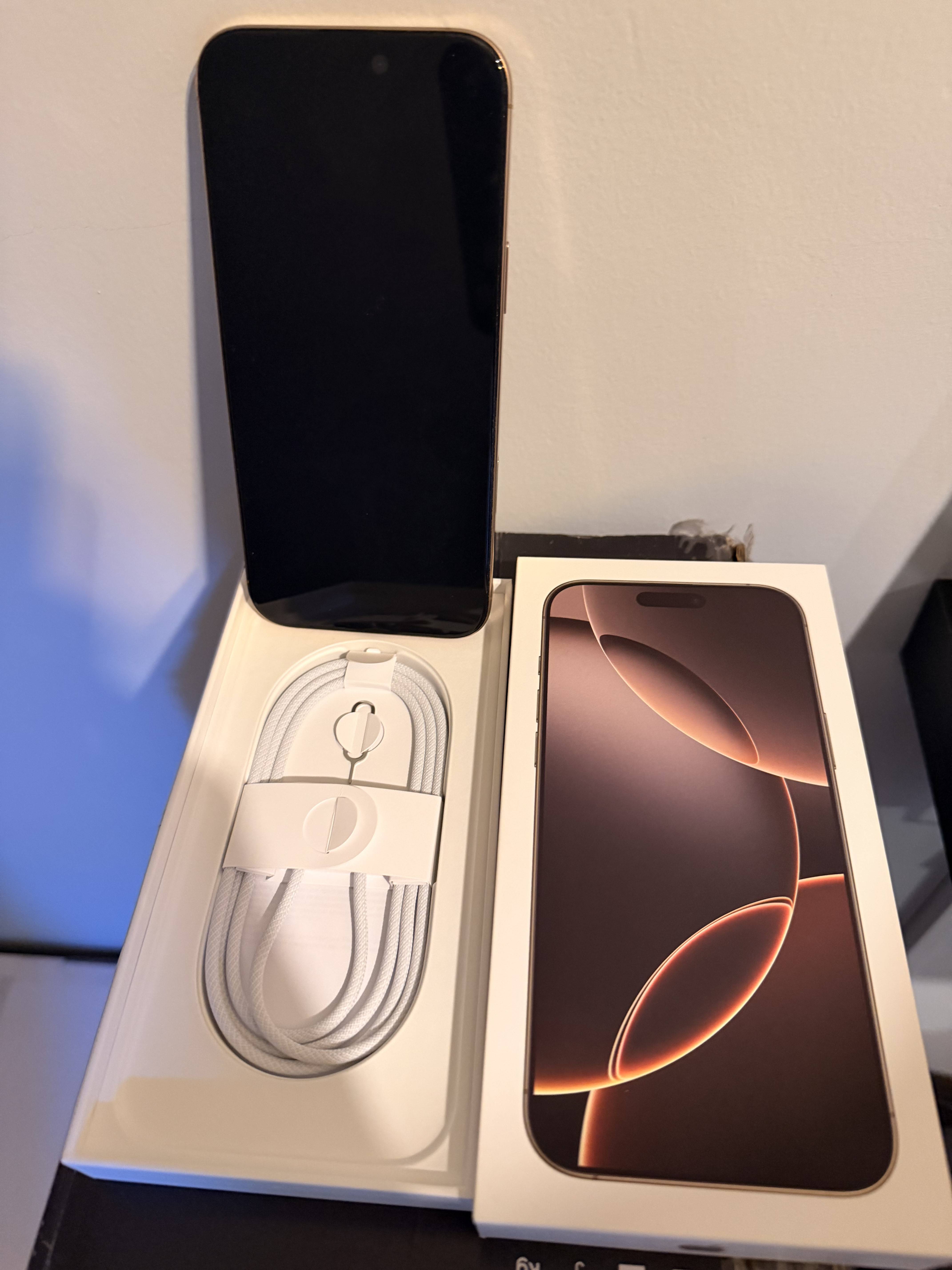 Hardly used IPHONE 16 Pro max 256GB - Image 1