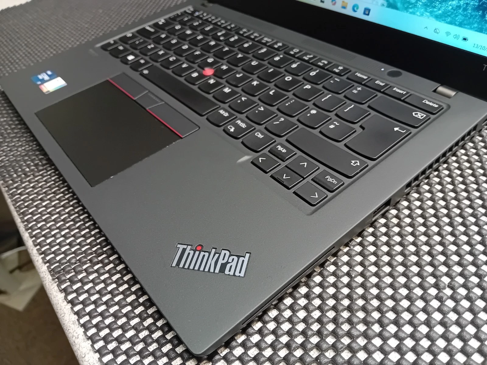 Lenovo Thinkpad 15" S5 Core i7,8GB Ram,256GB SSD , 2GB Dedicated Graphics 7th Gen - Image 4