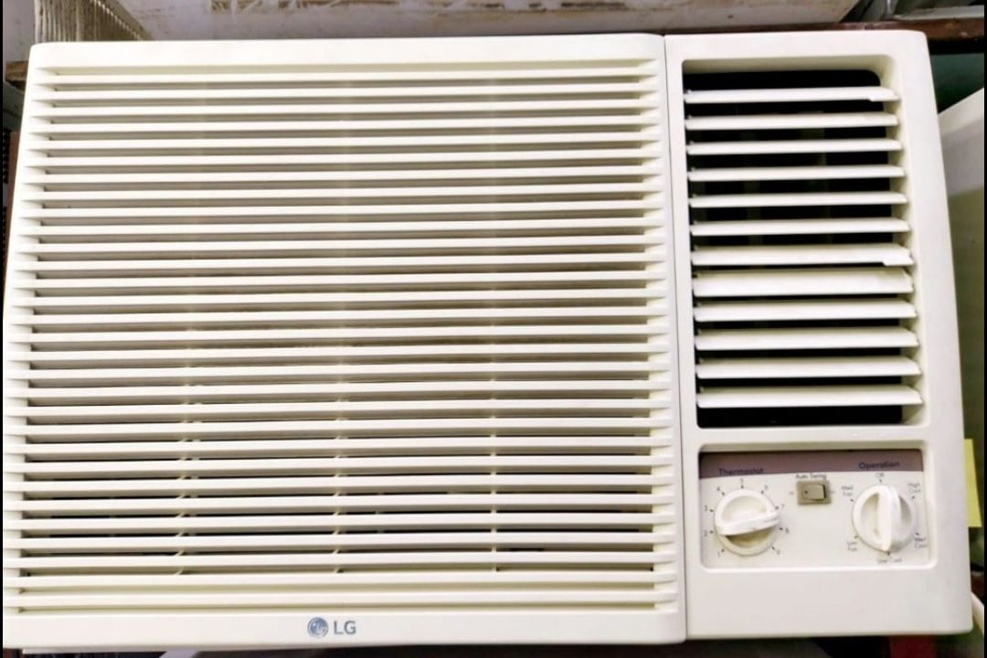 Low price Window type AC for sale. - Image 2