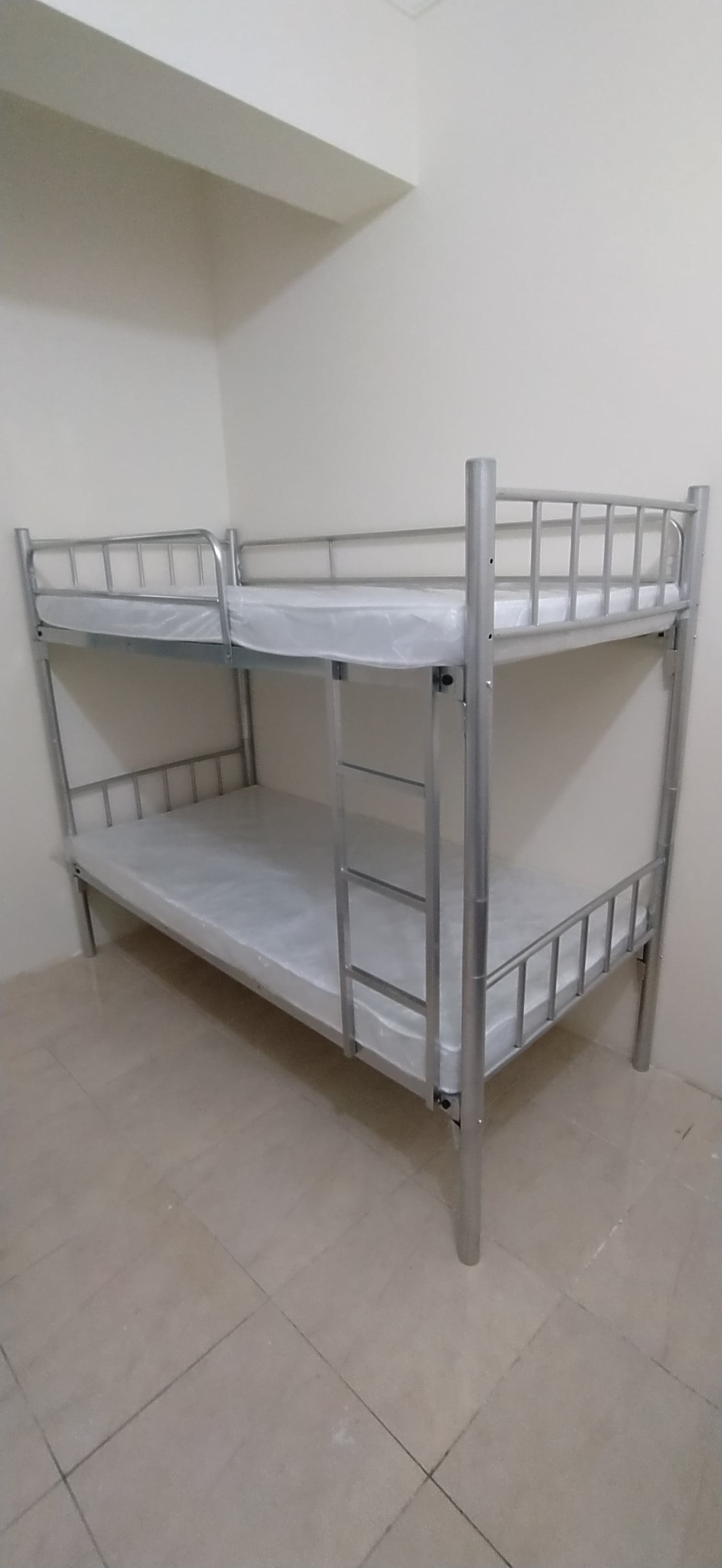 Heavy-Duty Steel Bunk Bed | سرير طابقين قوي ومتين - Image 4