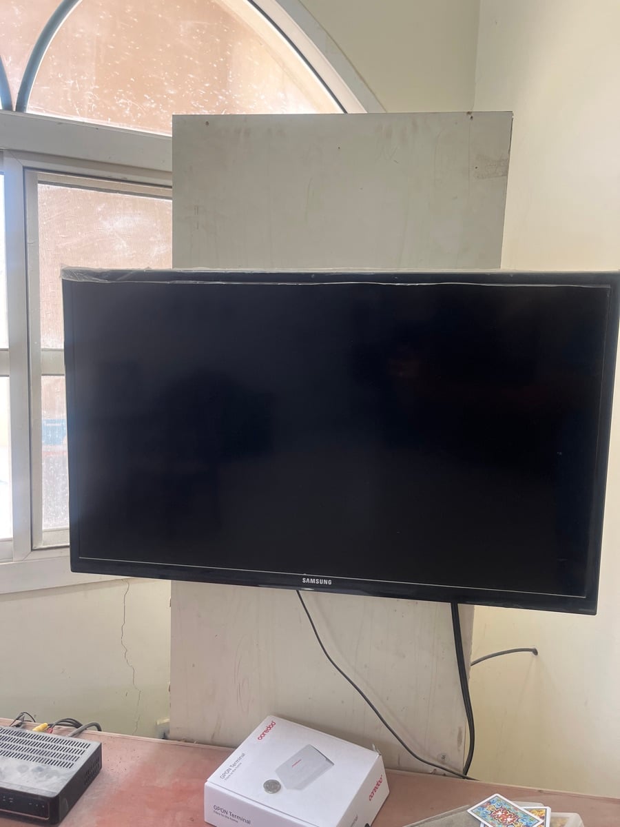 Samsung 32-inch HD LED TV - Image 2
