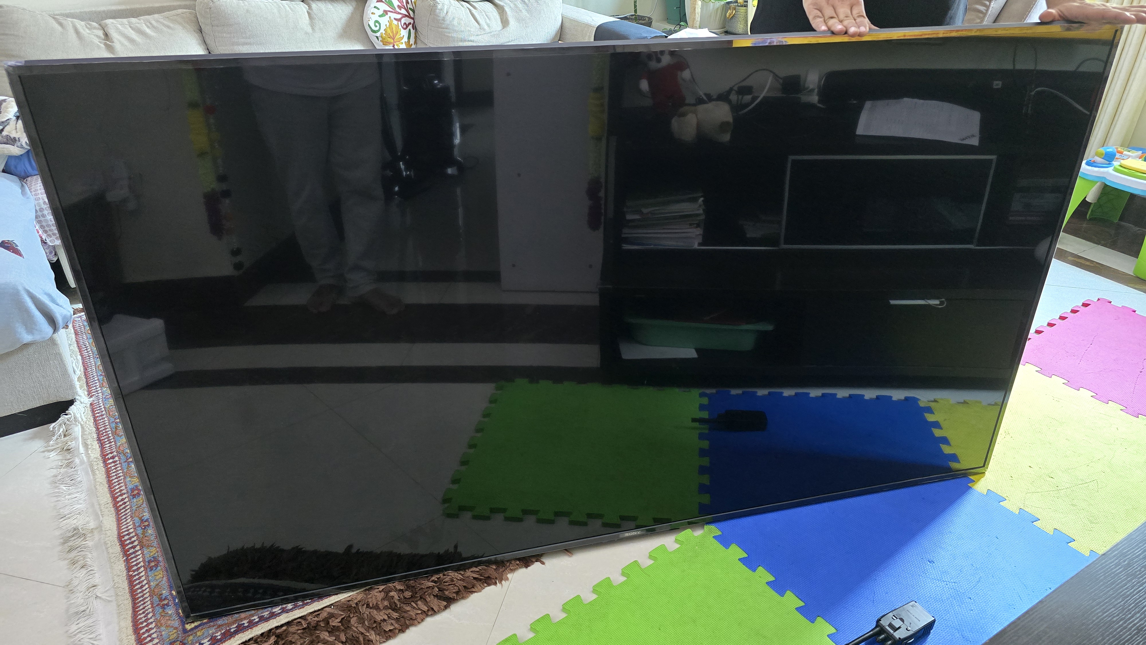 Sony Bravia 75 inch TV Screen Damaged - Image 4