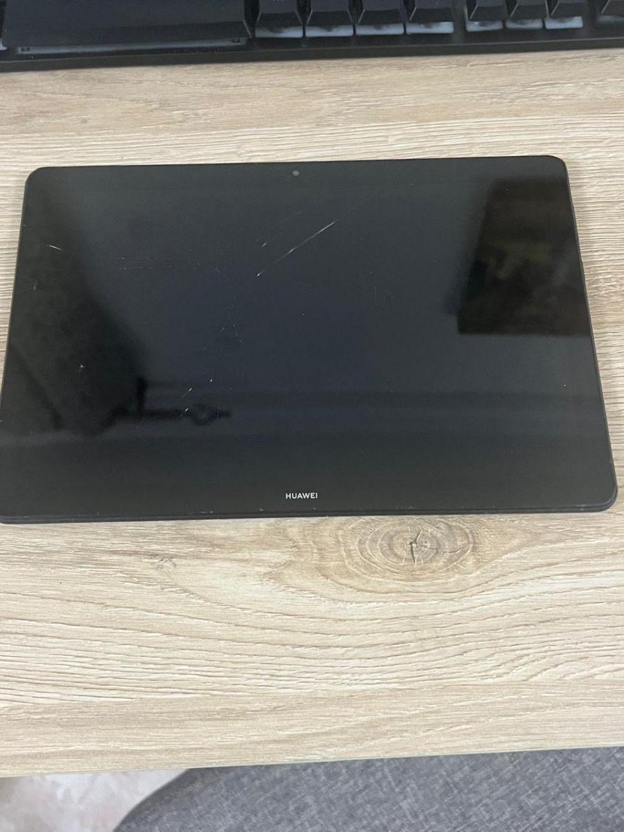 Huawei 10.1" tablet - Image 2