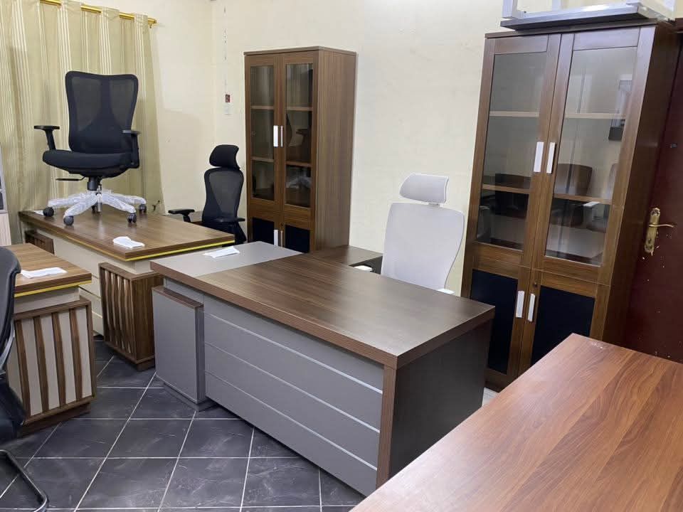 Used office furniture selling - Image 2