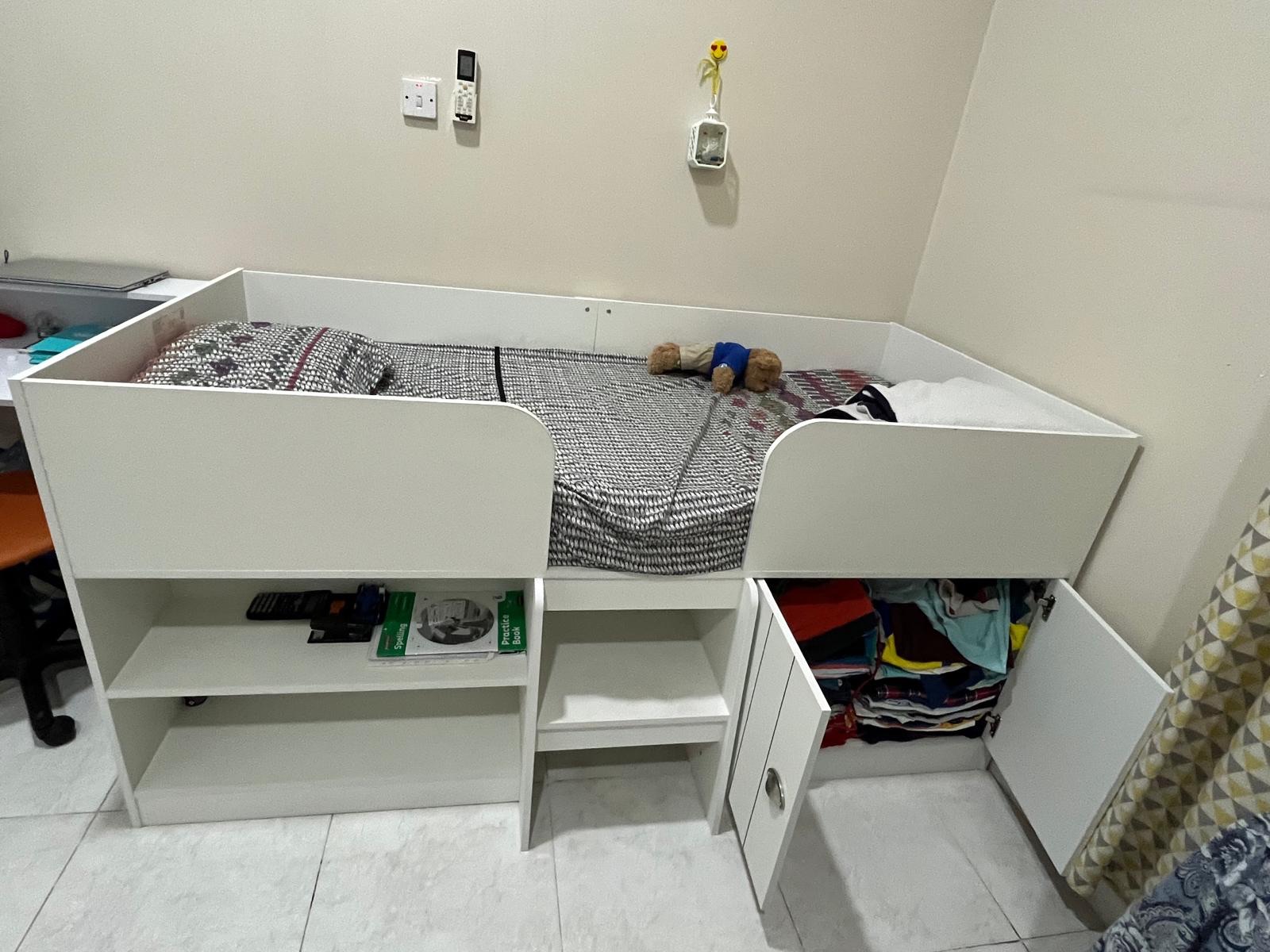 Kids cabin bed with mattress - Image 6