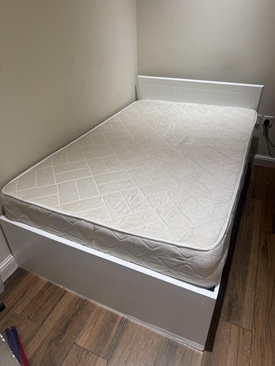 Used bed with mattress in excellent condition for sale. Size: 196 × 122 cm. - Image 1