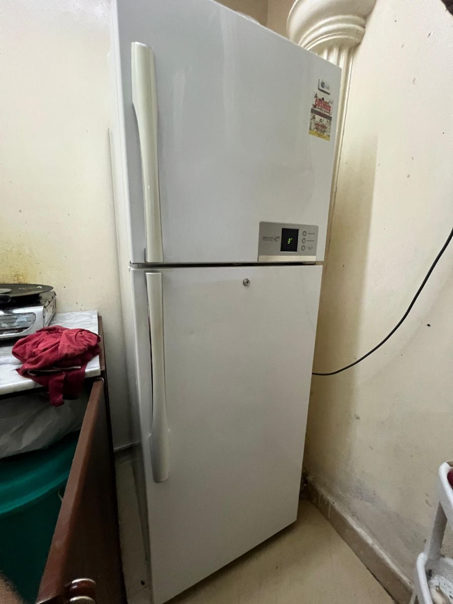 Big Fridge (QAR 800)
❄️ Large Fridge for Sale – QAR 800 - Image 2