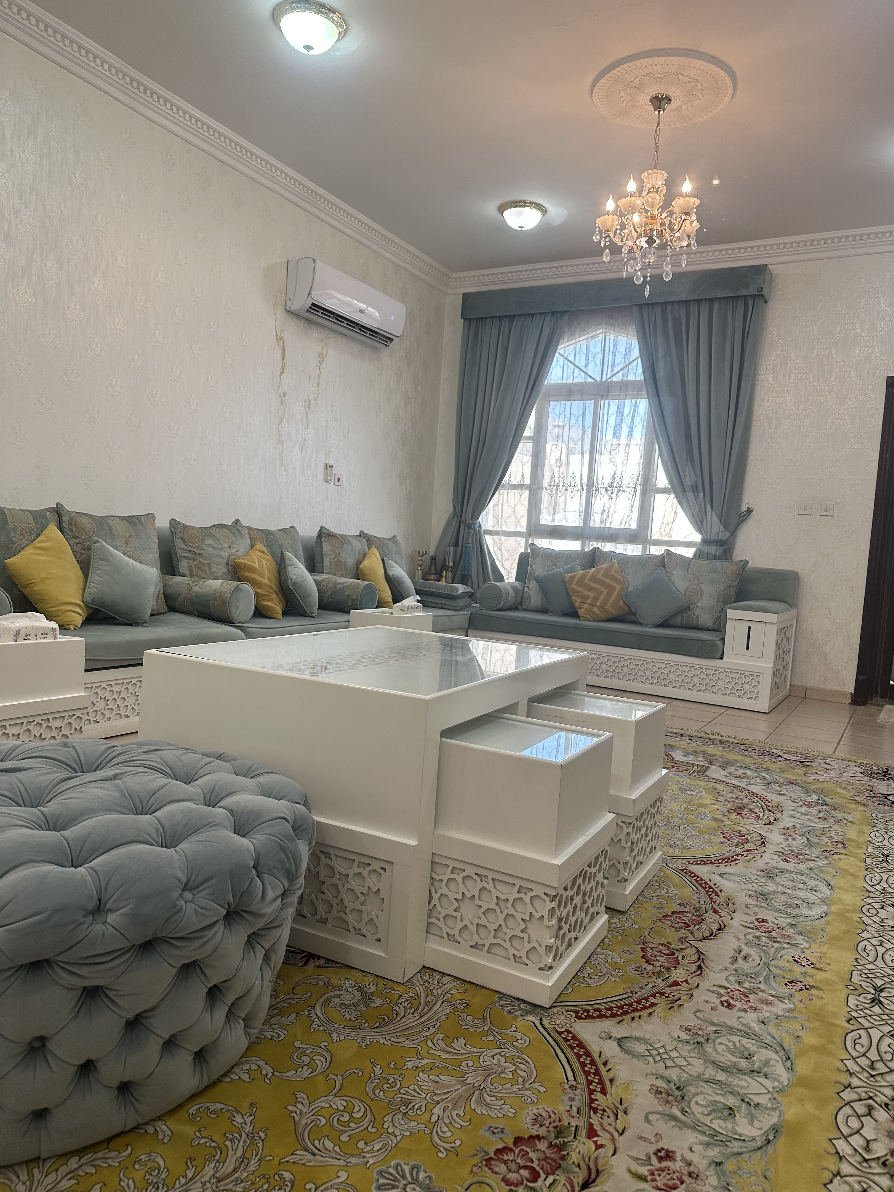 For Sale – Elegant Majlis Set turquoise? - Image 1