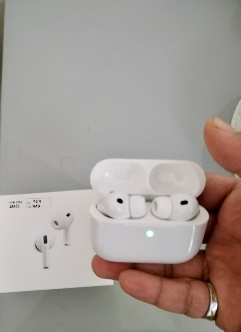  Apple AirPods Pro (3rd Generation) - Image 2