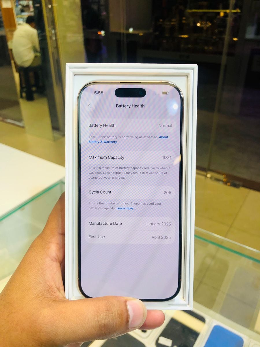 iPhone 16 pro
Storage 128gb - Image 2