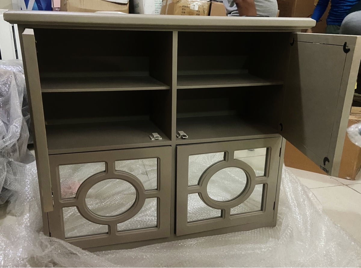 Chairs, sofas, table and cupboard - Image 2