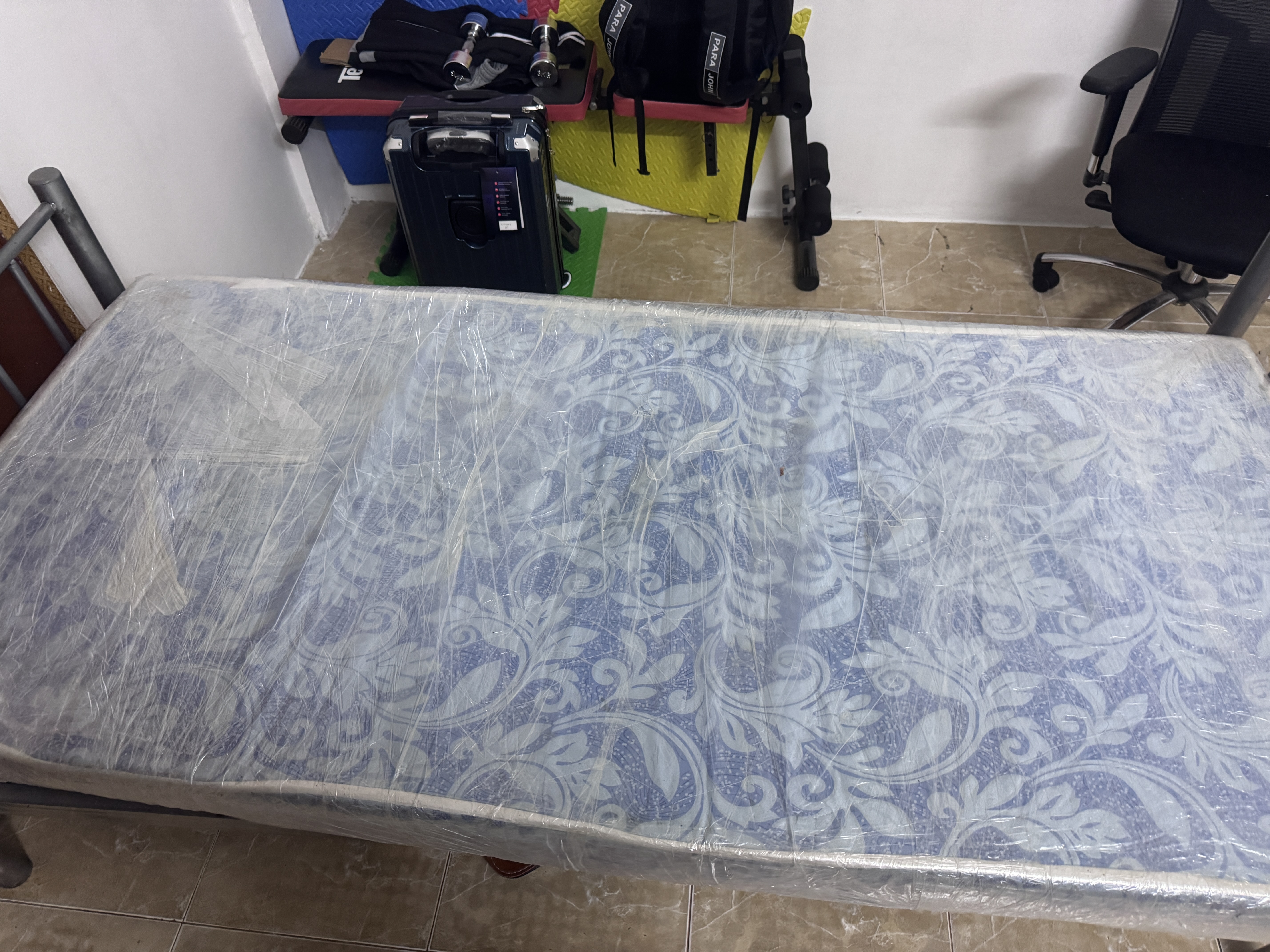 2 Door cupboard and 1 bed and mattress Qr 300/- only - Image 6