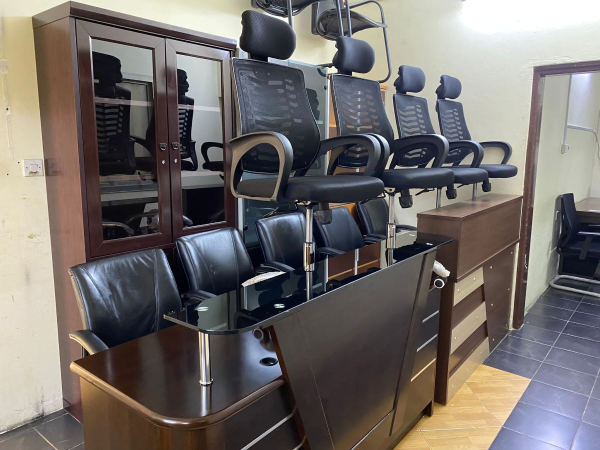 Used office desk and chair buy sell in qatar 55157083 - Image 18