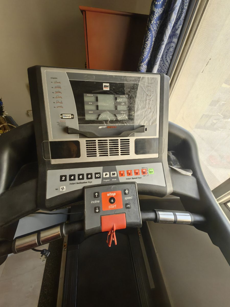 Treadmill Model G6414 - Image 1