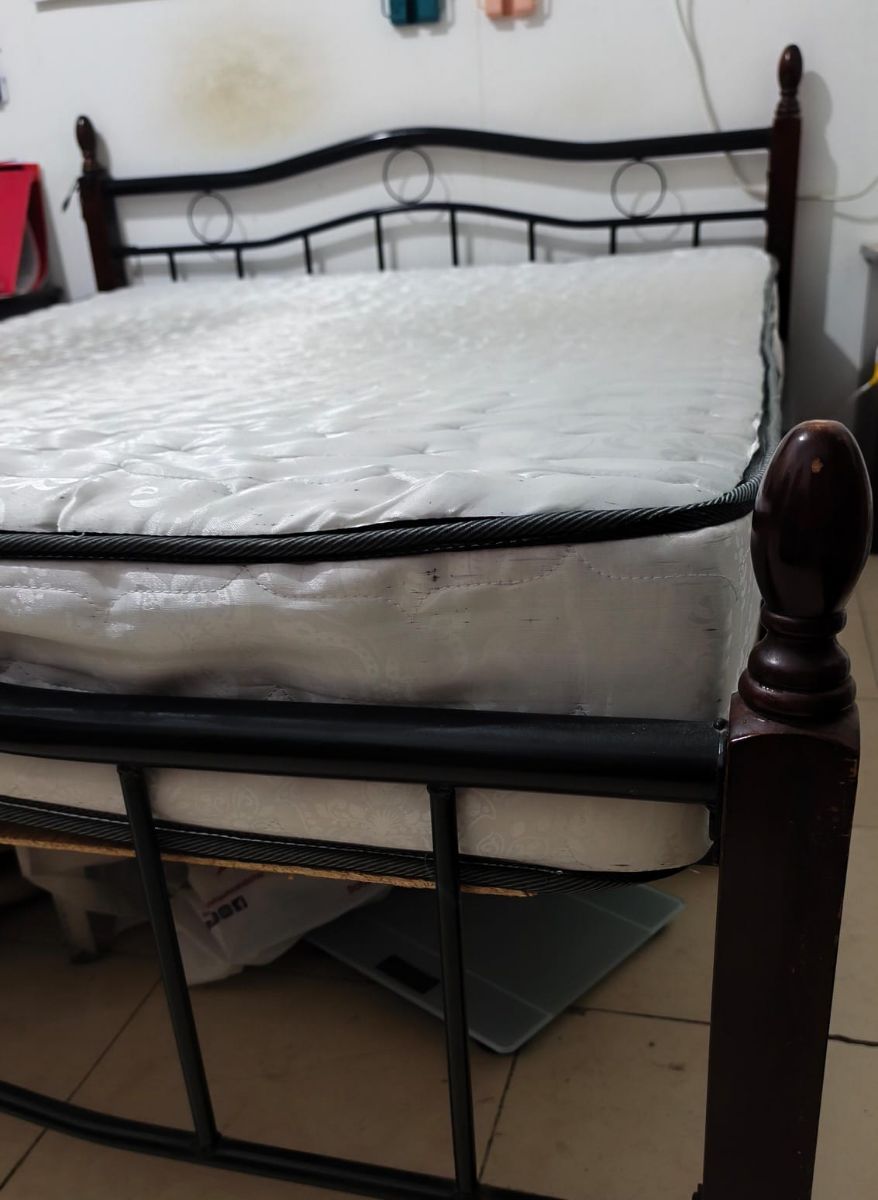 Queen size Wooden Steel Bed - Image 4