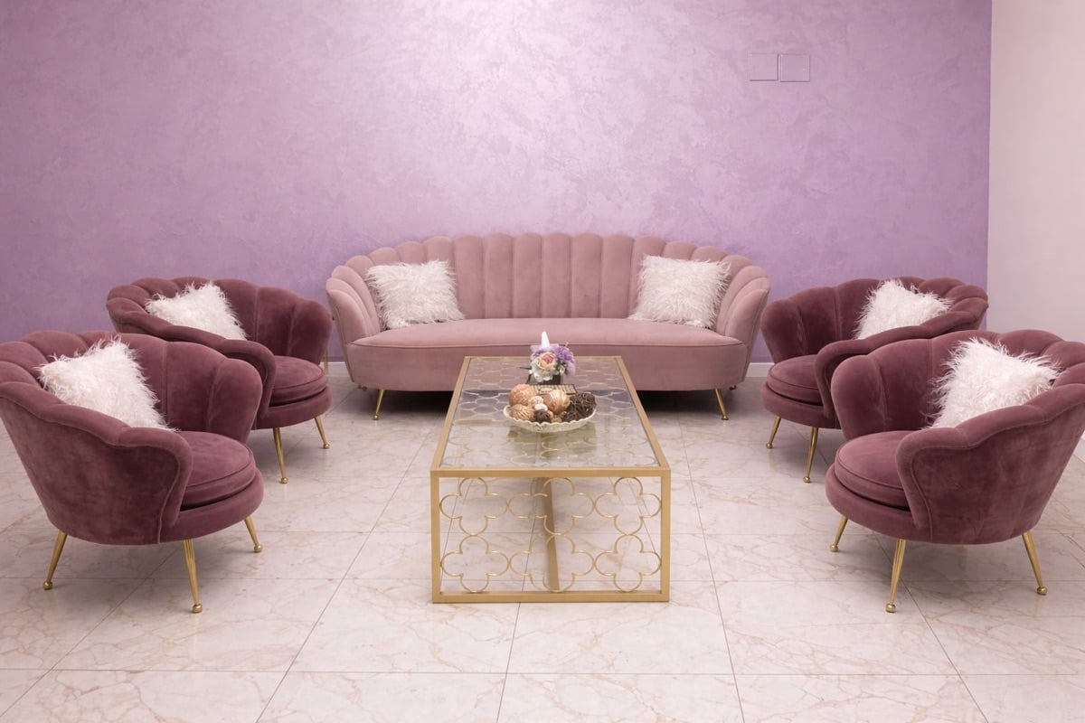 Salon Furnitures, equipment & products for sale أثاث ومعدات ومنتجات صالون للبيع - Image 11