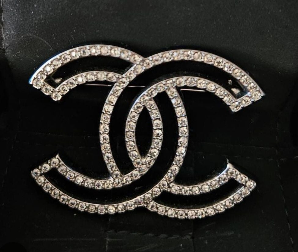 Brooches - Image 4