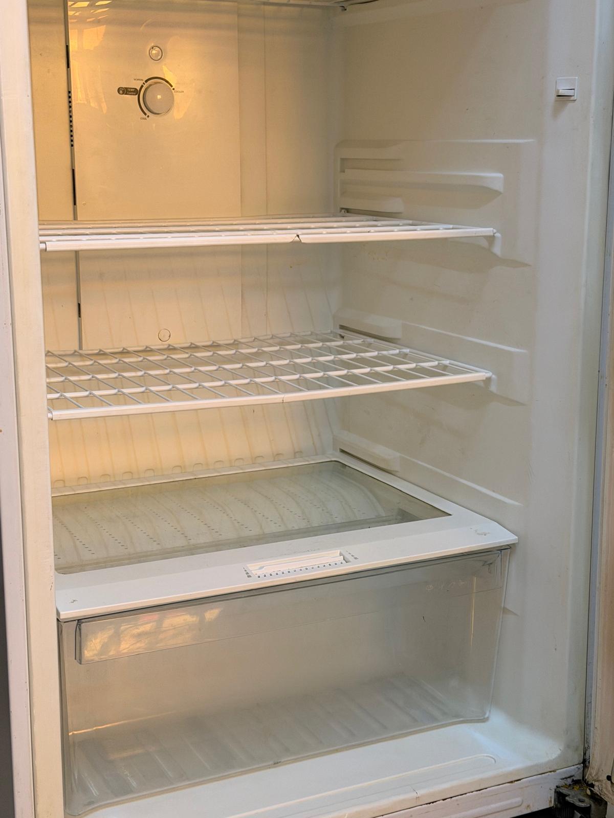 GENERALCO TOP MOUNT REFRIGERATOR 606L - Image 5
