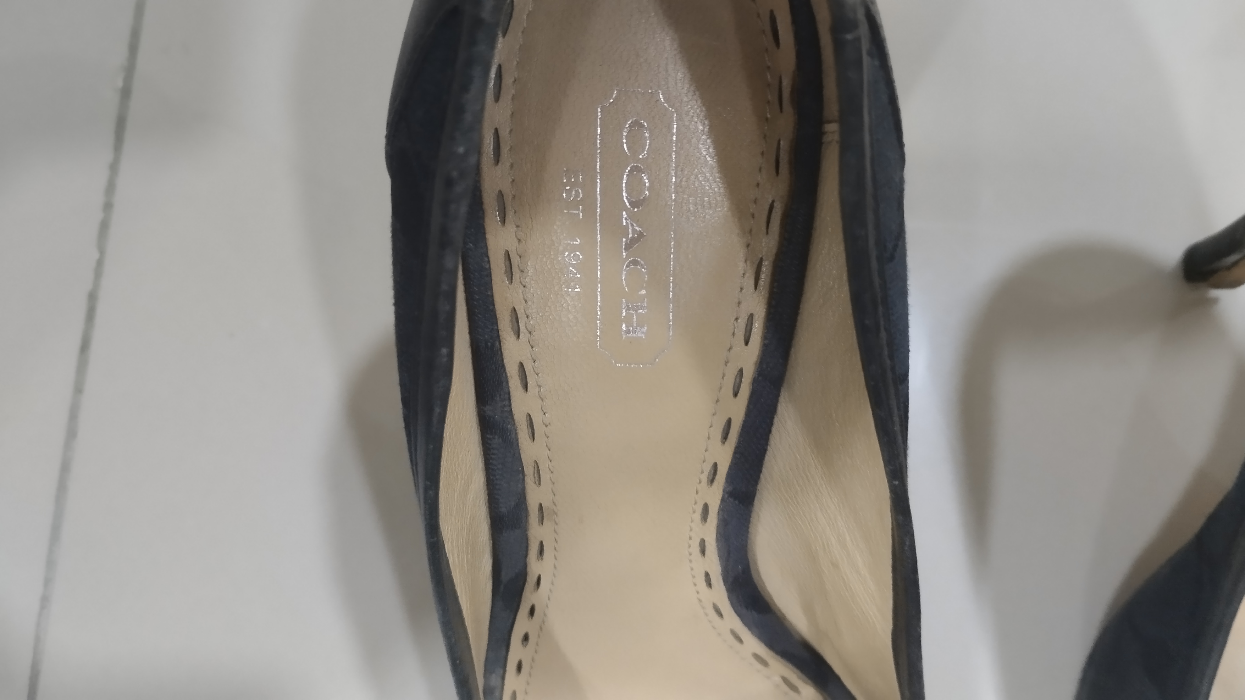 Coach heels for sale - Image 2