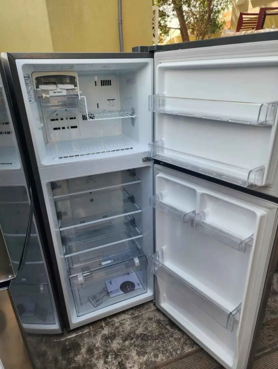 Qatar Airways furniture and electric item - Image 7