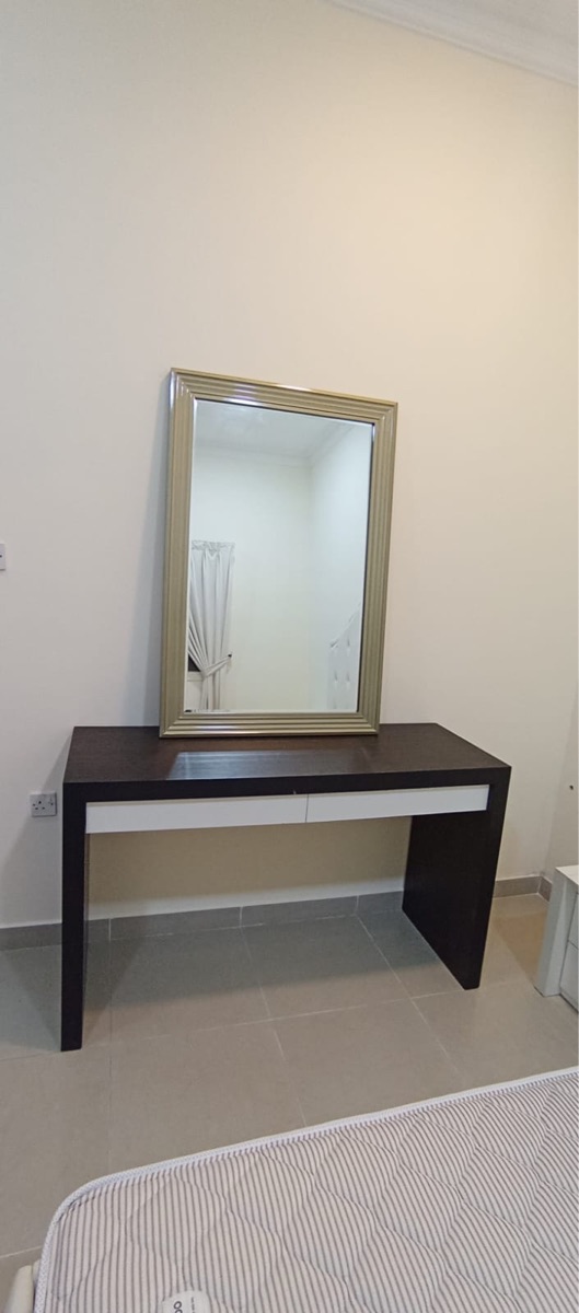 qQatar Airways furniture available - Image 16