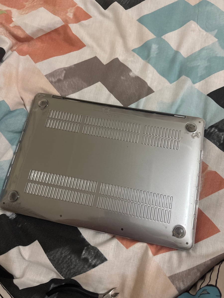 macbook pro 2022 m2 - Image 1