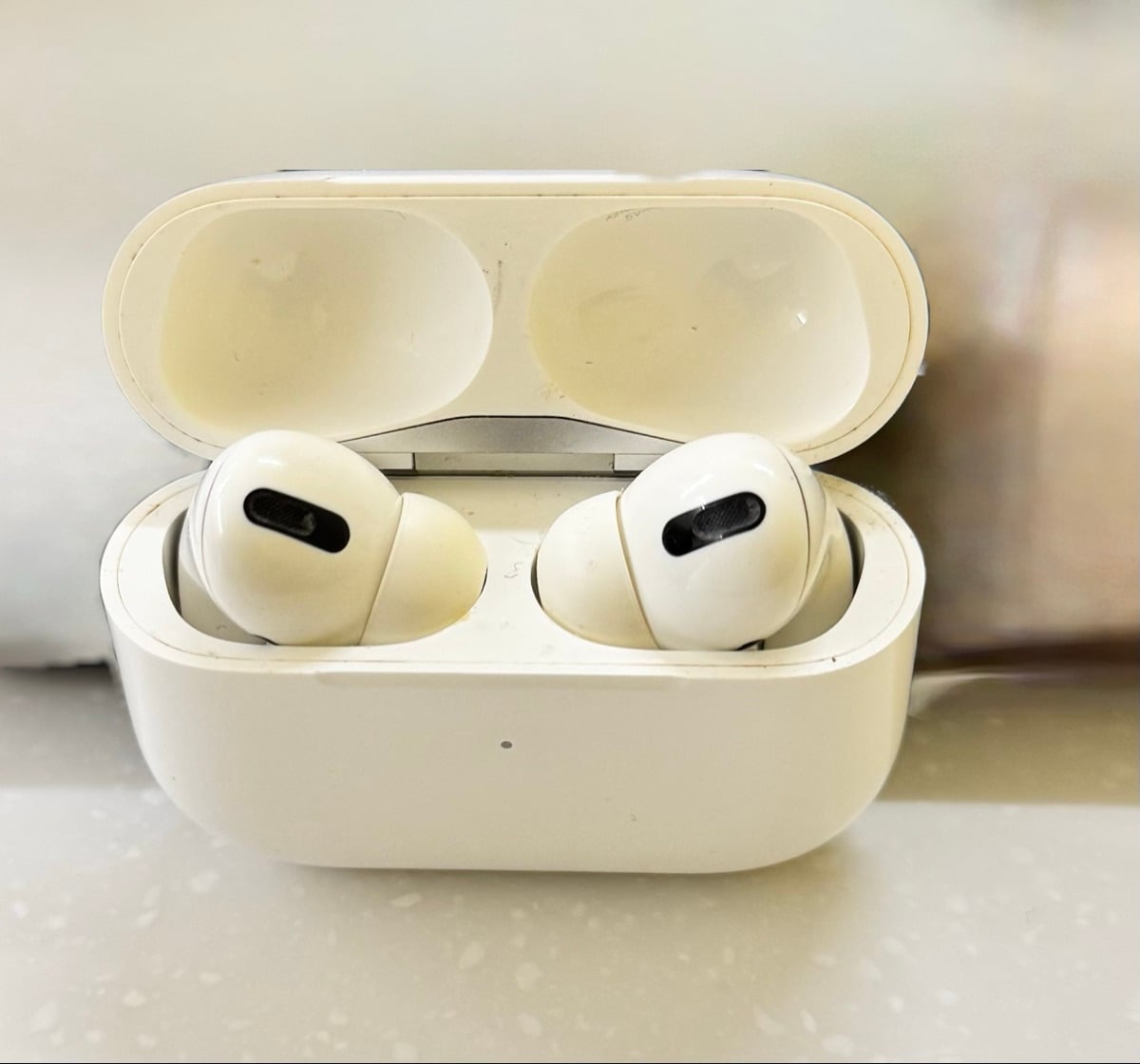 Apple AirPods Pro – Original | Excellent Condition - Image 2